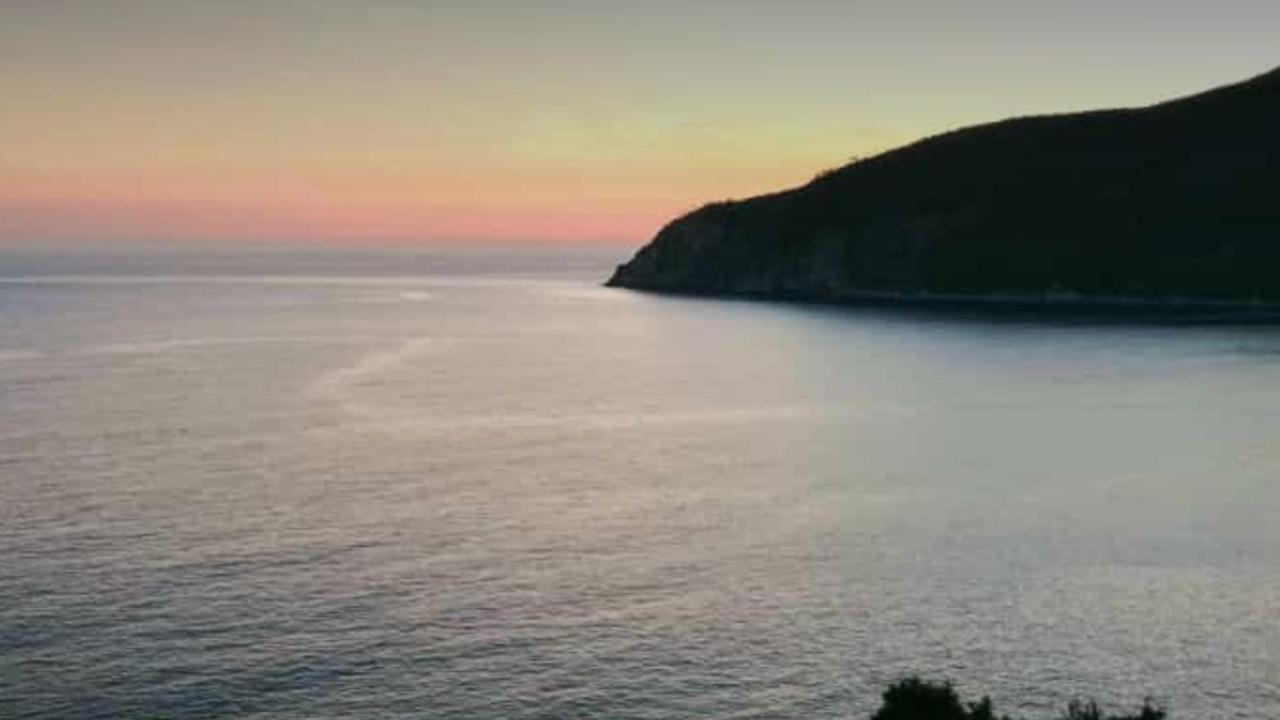 Appartamenti Enrica With Amazing View Монеглия Екстериор снимка