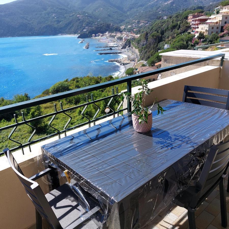 Appartamenti Enrica With Amazing View Монеглия Екстериор снимка