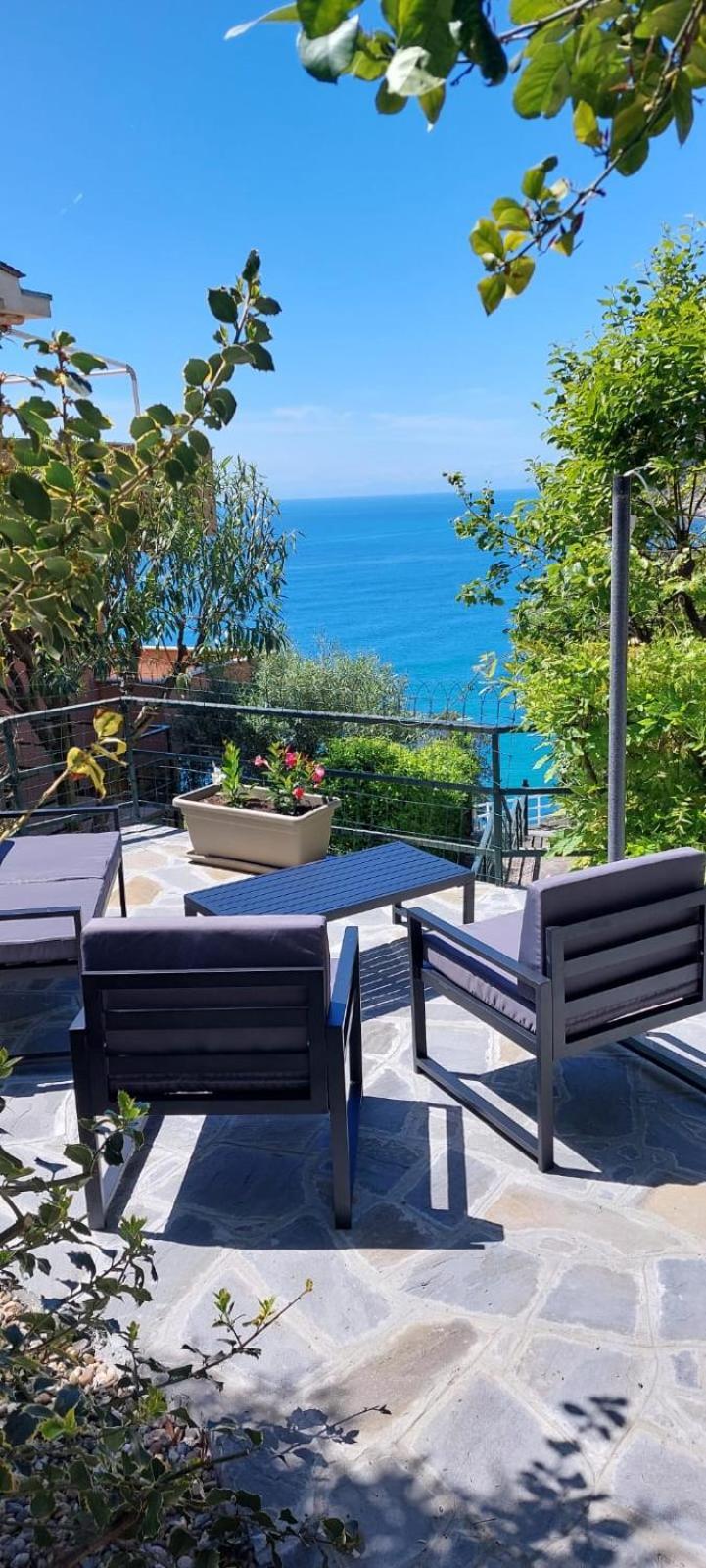 Appartamenti Enrica With Amazing View Монеглия Екстериор снимка