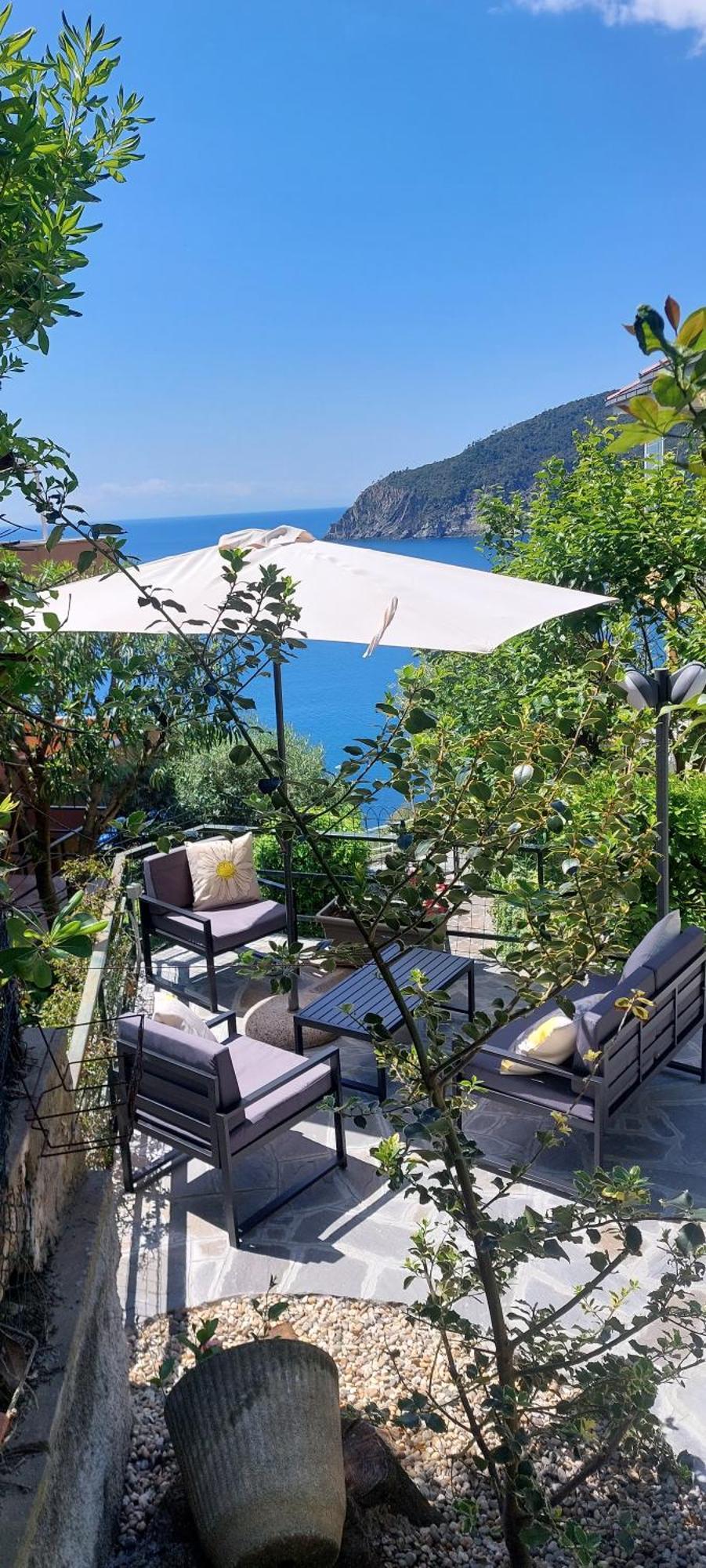 Appartamenti Enrica With Amazing View Монеглия Екстериор снимка