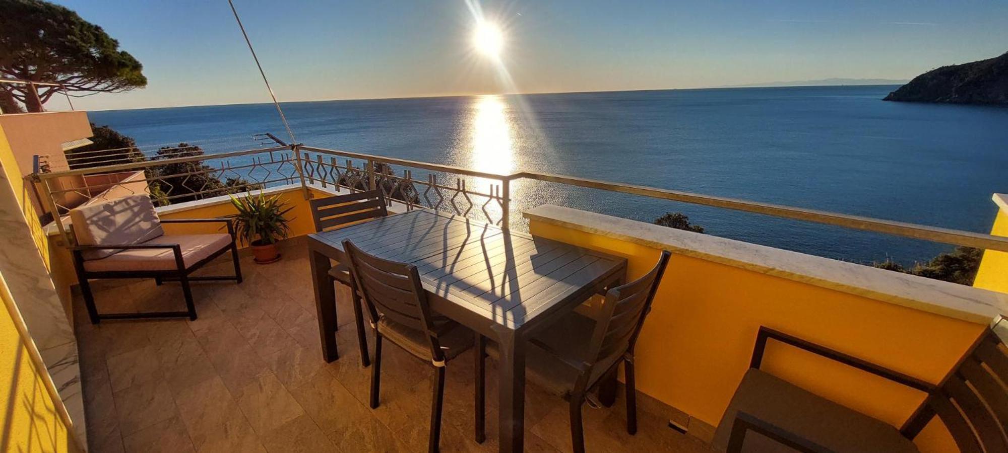 Appartamenti Enrica With Amazing View Монеглия Екстериор снимка