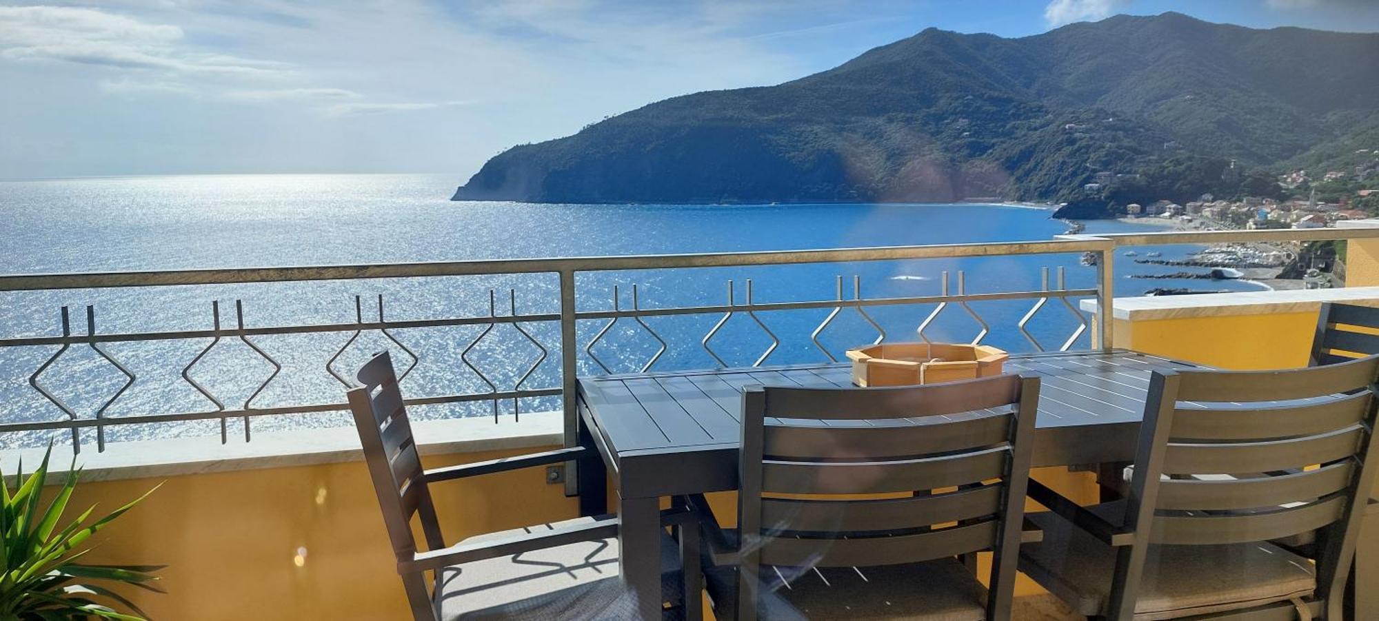 Appartamenti Enrica With Amazing View Монеглия Екстериор снимка